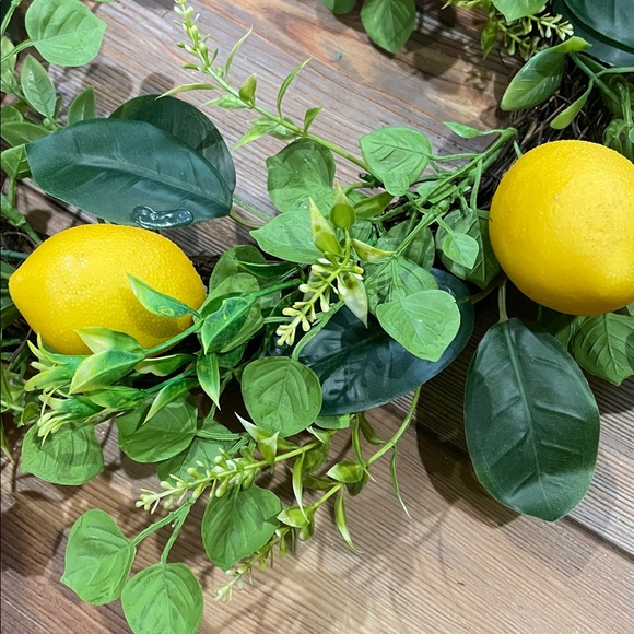 Lemon Wreath - Picture 3 of 4